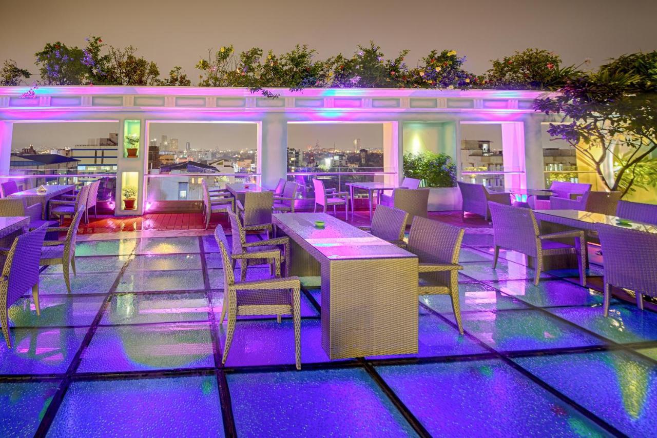 De Sovrani Otel Kalküta Dış mekan fotoğraf